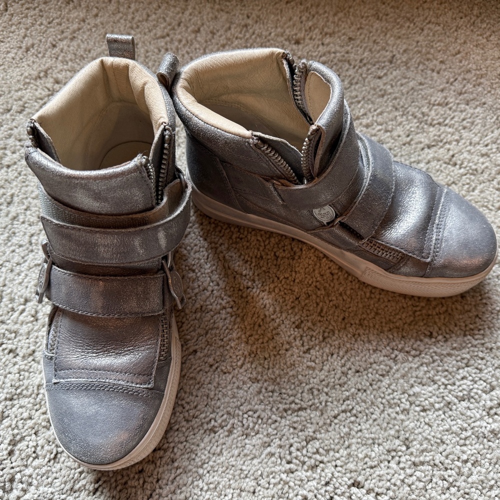 Ash shoes